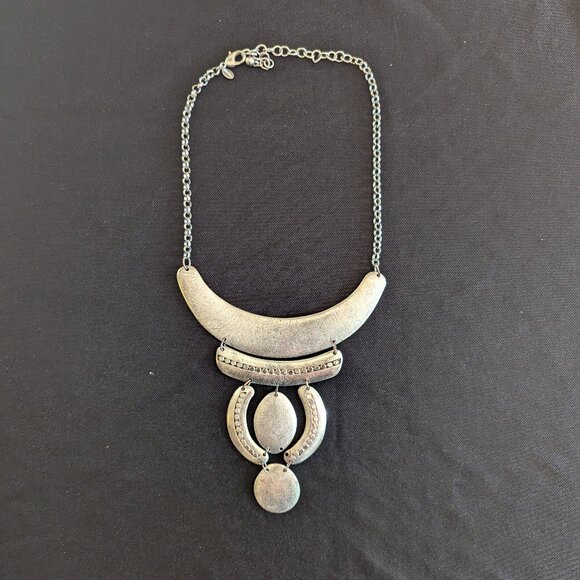 Chico's matte silver burnished metal statement necklace - Picture 4 of 4